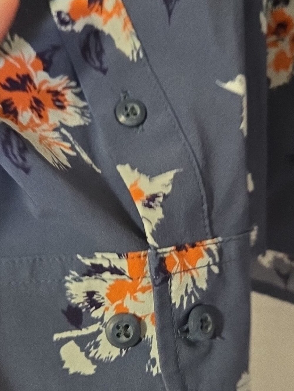 Women's DULUTH Shirt Size XL Long Sleeve Button Fown Blue Floral Vented - Picture 3 of 10